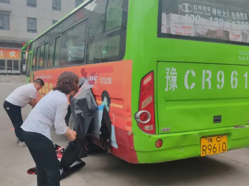 汝陽分公司：擦亮城市流動(dòng)窗口，煥新車容迎“五一”